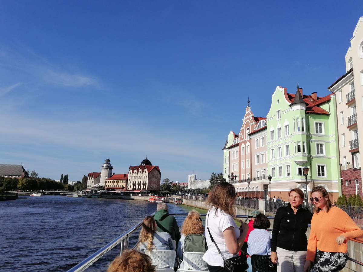 Виды города с кораблика. Все фото автора. 
