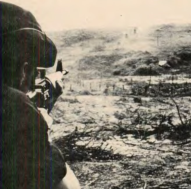 Стрельба из М-16 по мишени.