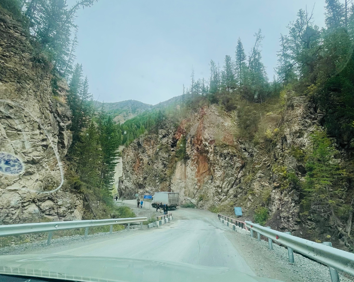 Красные ворота. Не самый удачный ракурс для фото.