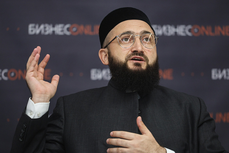    Камиль Самигуллин: «О халяльности финансового продукта можно говорить, только если он подготовлен и одобрен компетентными специалистами исламского права и экономики, и при условии дальнейшего шариатского контроля за его реализацией».   
Фото: Андрей Титов