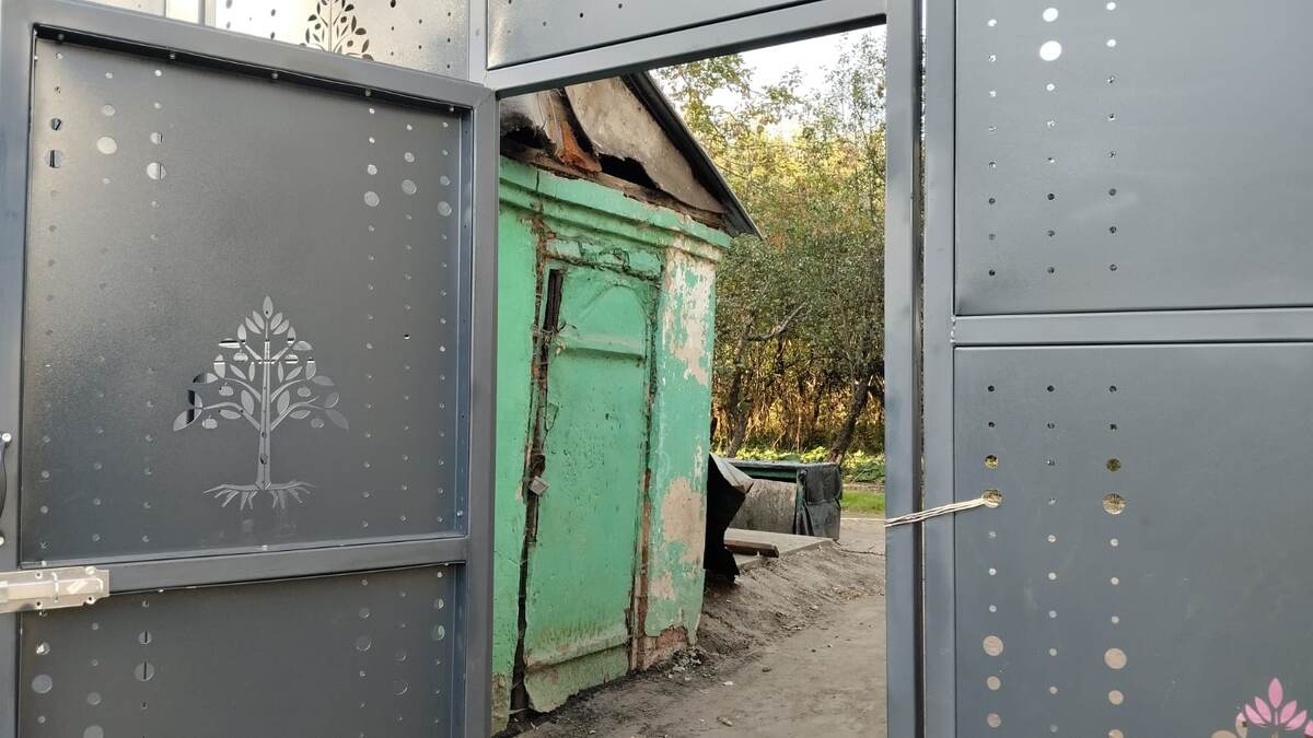 Вход в Коробковский сад находится возле Храма Ефросиньи Московской