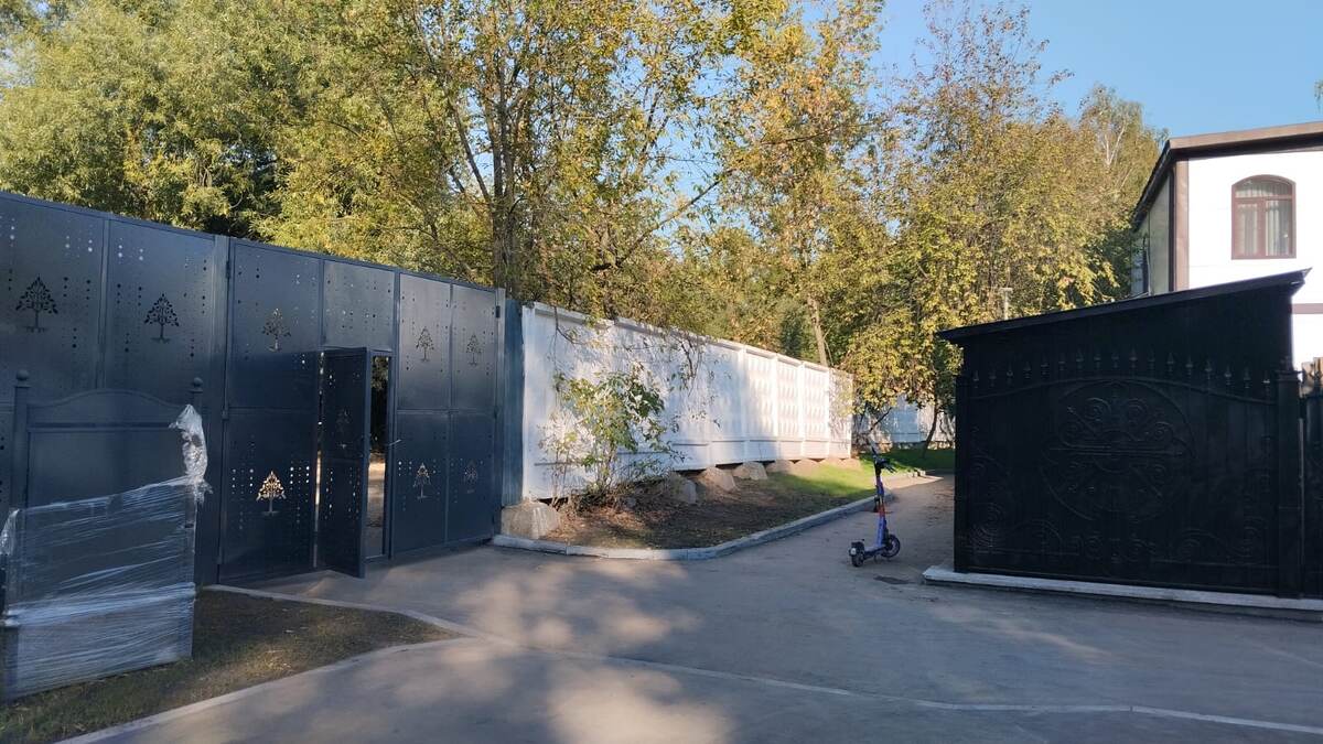 Вход в Коробковский сад находится возле Храма Ефросиньи Московской