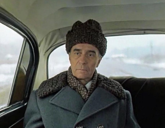 Кадр из фильма «Слуга» (1988). Скриншот.