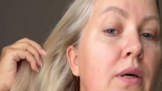 Это была не ее мама. Демотиваторы про мам и детей. Это была не ее мама. Папа и папа. Мать провожает сына.