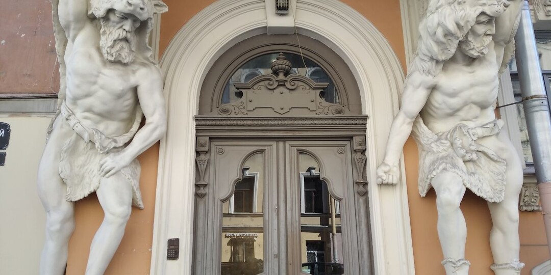 Экскурсия по улице Восстания и окрестностям