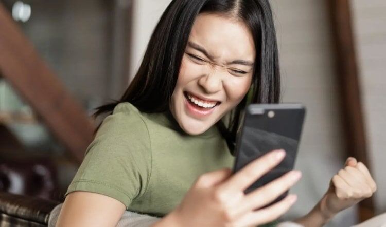    Платные услуги можно отключить и даже вернуть за них деньги