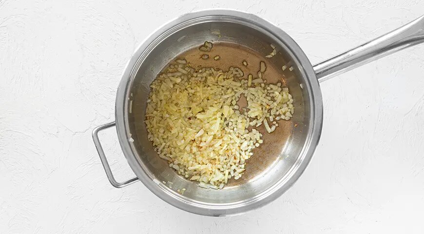   Курица карри со сметаной на сковороде (gastronom.ru)