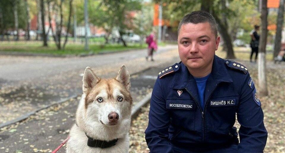    фото хозяина спасенной собаки