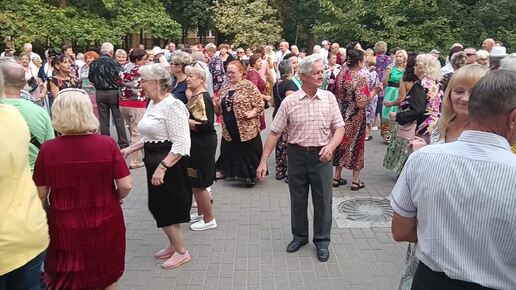 Скачать видео: Ой, налий, чарочку горилки.......08.09.24 Гомель парк Луначарского 🥰