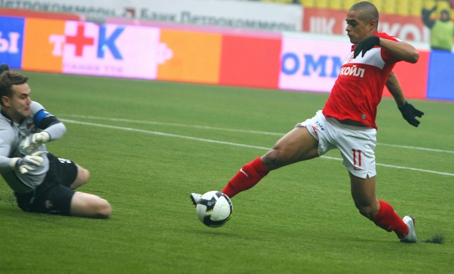    Веллитон заявил, что не хотел травмировать Акинфеева. Фото: Global Look Press