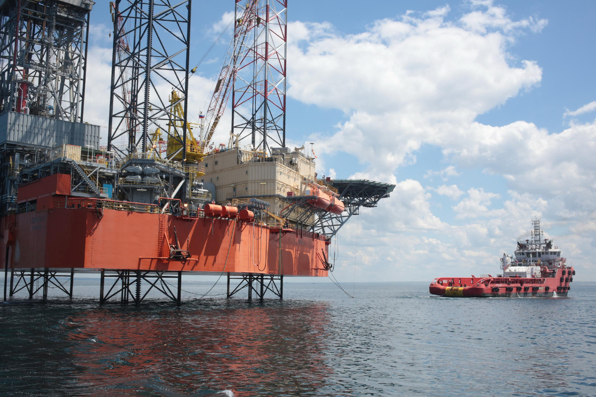 Самоподъемная нефтяная буровая установка "Крым-2" © Sputnik/Макс Ветров