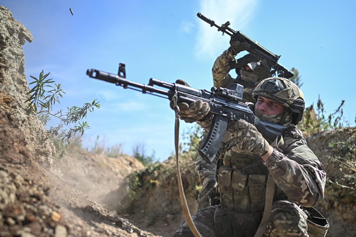 Военнослужащие ВС РФ на боевом слаживании © Sputnik/Сергей Бобылев