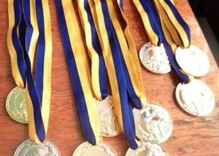    На Украине хотят лишить выпускников школ медалей ради экономии