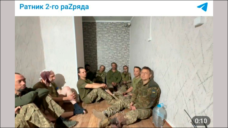    Украинские военные массово сдаются в плен. Скрин с ТГ-канала "Ратник 2-го раZряда"