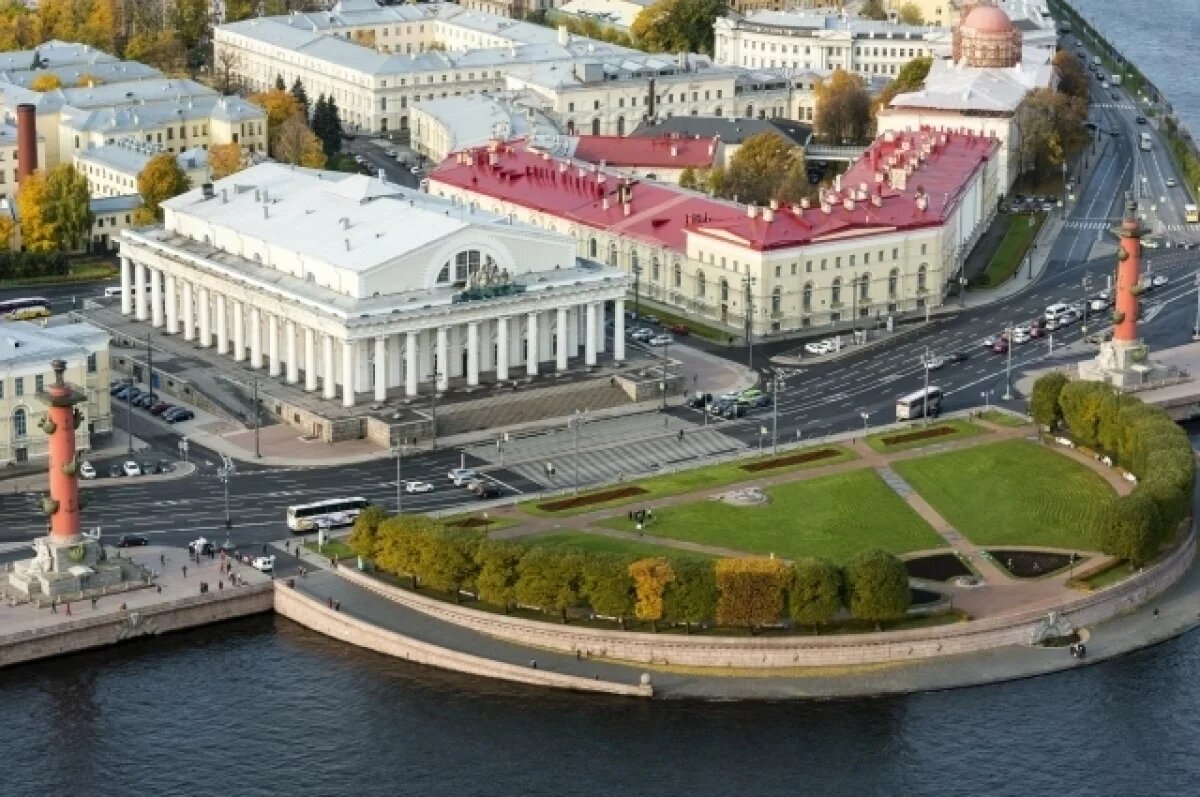    Эрмитаж разорвал договор на реставрацию Биржи на Стрелке В.О. в Петербурге