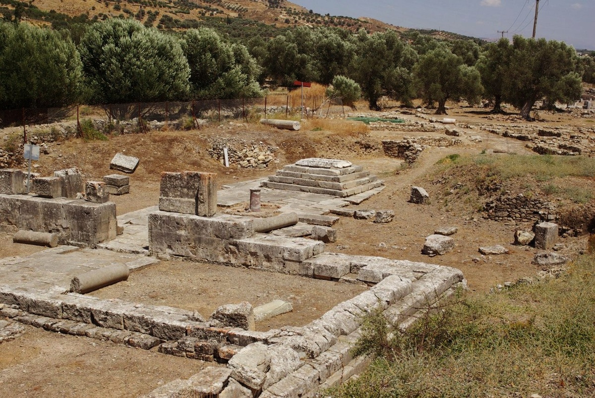 Го́ртина (др.-греч. Γορτύν, Γόρτυνα, греч. Γόρτυς, лат. Gortyn, Gortyna, Gortynia)