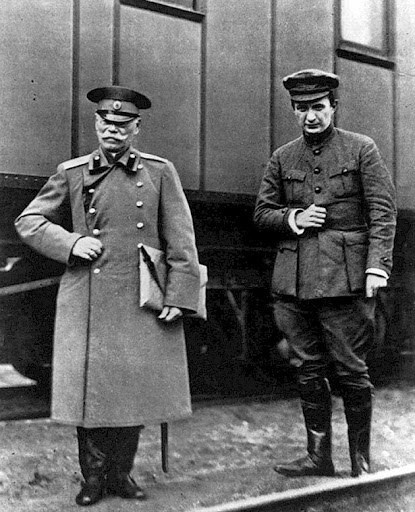 Генерал Алексеев и Керенский.