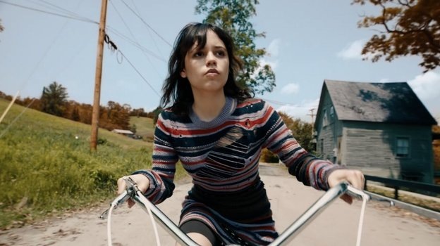    Кадр из фильма «Битлджус Битлджус»