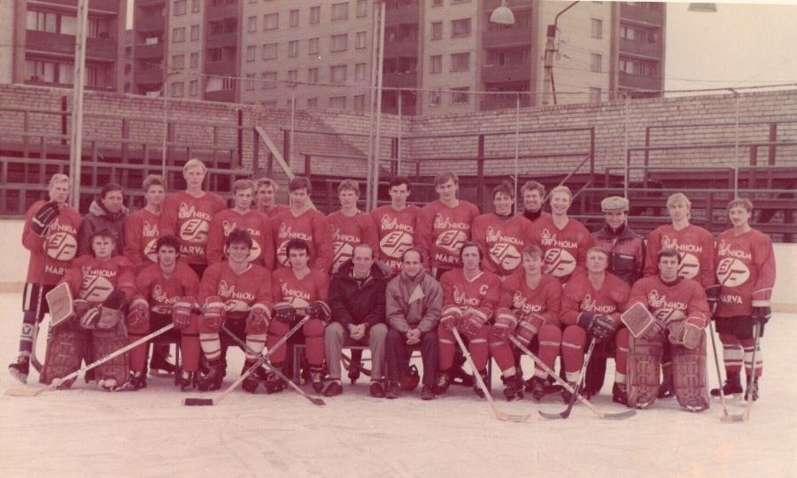 Где в СССР хоккей почти не развивался?