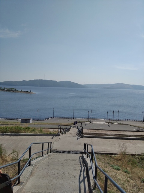 Спуск к набережной в Тольятти