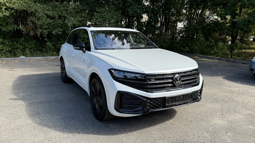 Новый Volkswagen Touareg 2024г, 2.0t-249лс, цена 10.000.000 рублей.