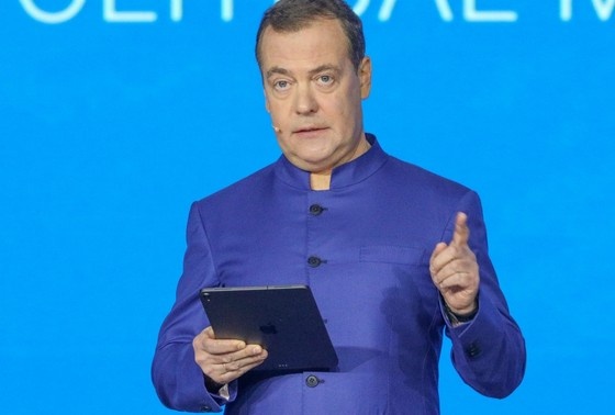    Дмитрий Медведев