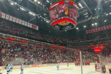 В Омск прибудет загадочная фура с сокровищами КХЛ: что ждёт хоккейных фанатов  📷
