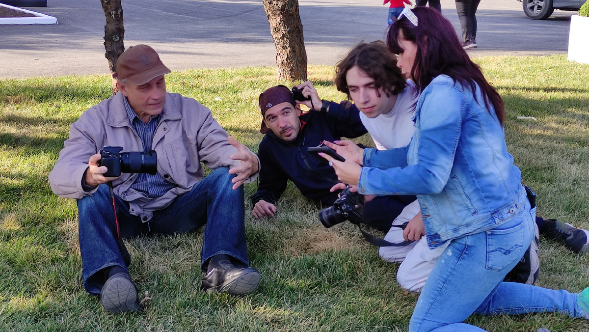  Участники Мариупольского Фотоклуба в работе