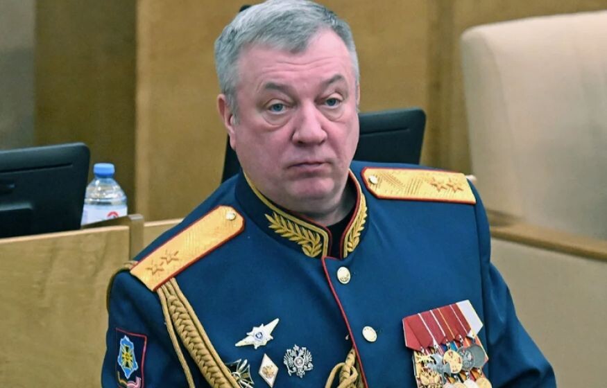    Депутат Гурулев попал в ДТП из-за плохой дороги