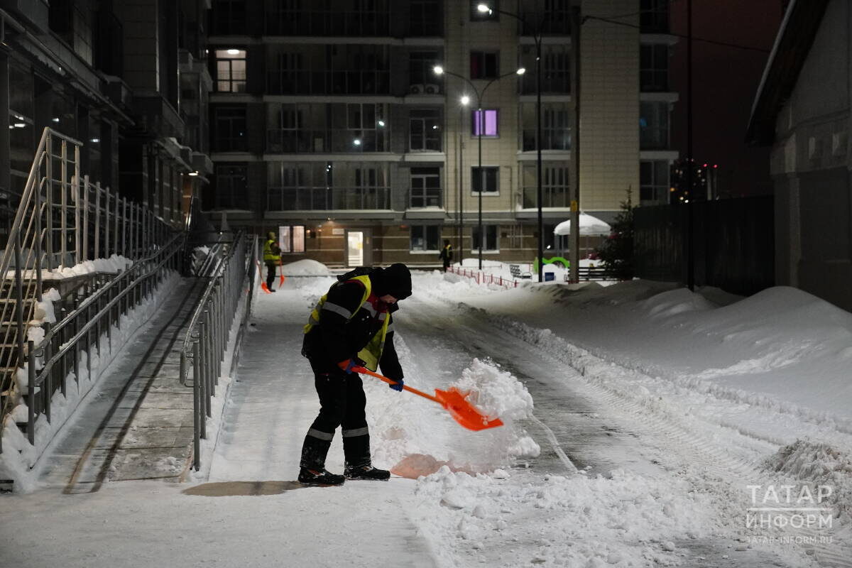 ​«Аномальный снег породил фантастический объем роста претензий к управляющим компаниям, были и по интенсивности уборки, по разбирательствам, по платежам». Фото: © Салават Камалетдинов / «Татар-информ»