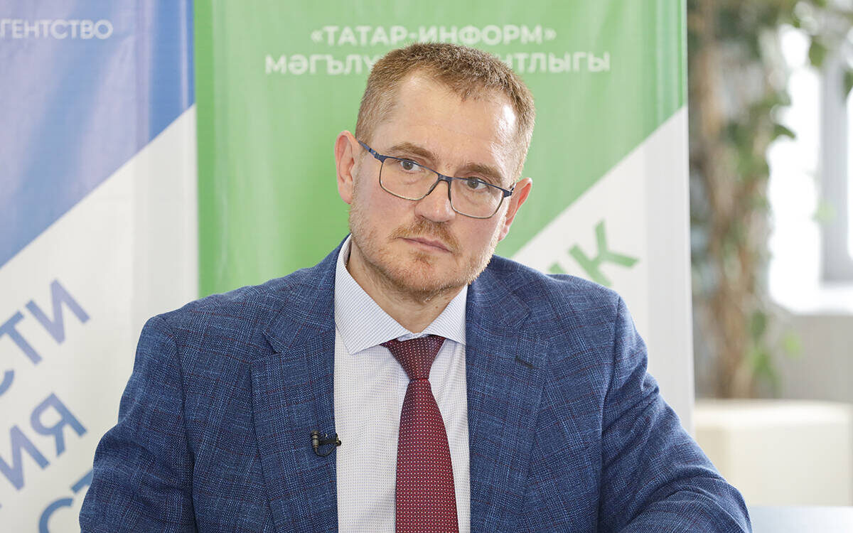 Александр Тыгин: «Если мы берем открытую социологию, ЖКХ меняет свое место с первого на второе, на третье, на пятое, опять опускается. Но оно всегда в топ-5». Фото: © Рамиль Гали / «Татар-информ»