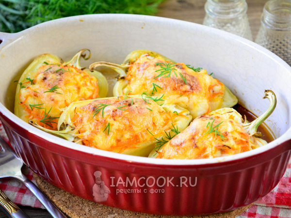 Сочная мясная начинка и никакой крупы: фаршированные перцы, которые готовятся быстро и без возни