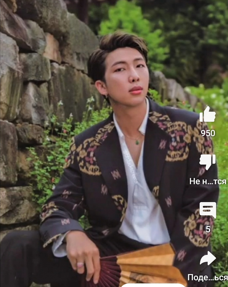 Аристократичный и мужественный образ. Глаз не отвести.