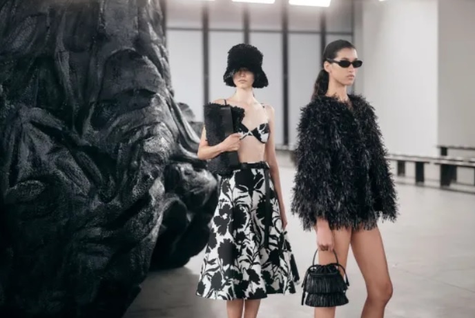 Обложка: Kelly Taub / WWD