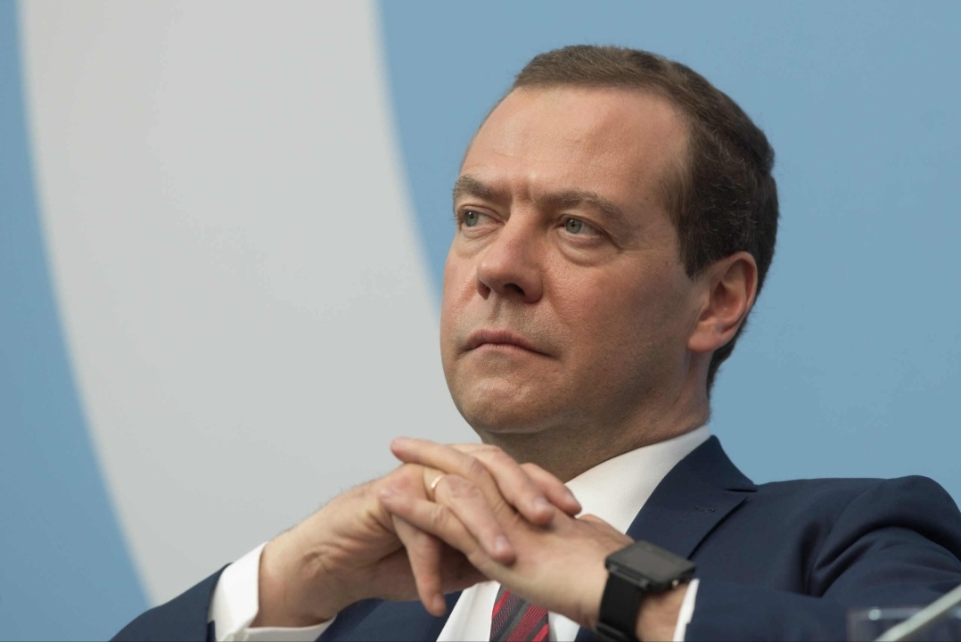    Медведев назвал ложью обещания Лондона помогать Киеву 100 лет