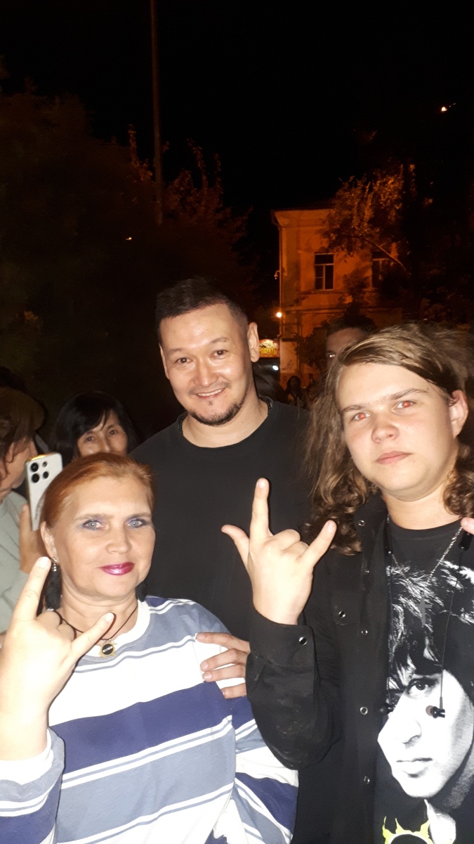 Фото на День города,нас с сыном и Р.Мухамбаев