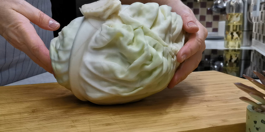 Не верила, что можно приготовить капусту настолько вкусно. Родные в восторге от этого ужина, а я и рада. Ведь это просто и недорого