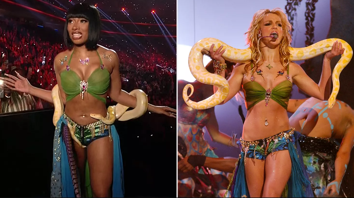 Megan Thee Stallion в образе Britney с выступления "I'm a Slave 4 U"