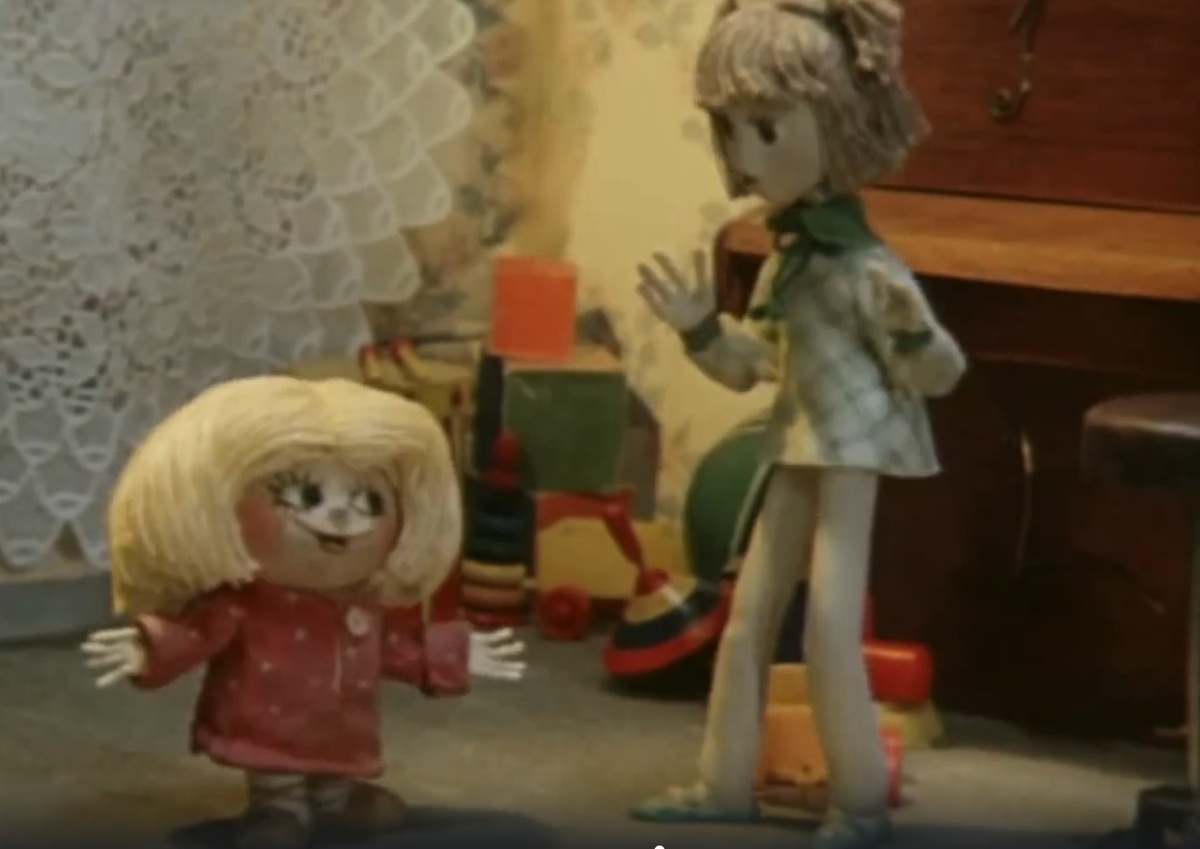 Кадры из мультфильма про домовёнка Кузю