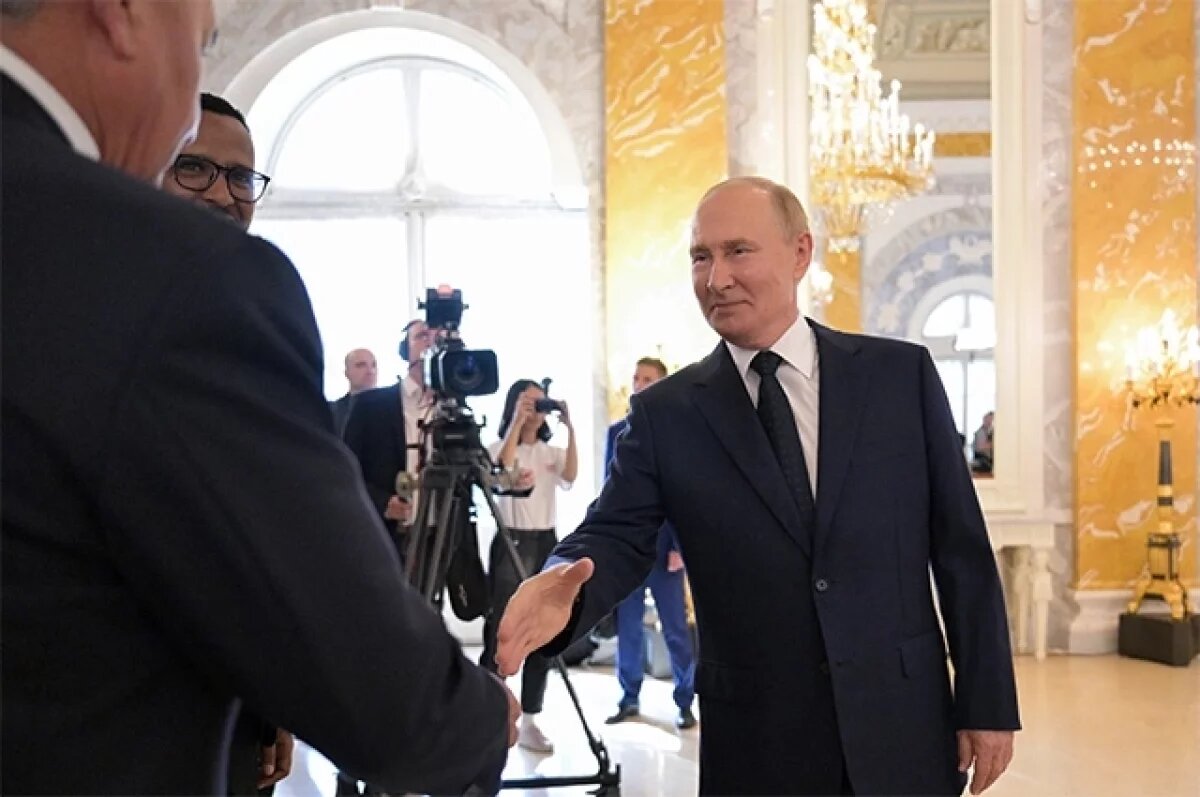    12 сентября 2024. Президент РФ Владимир Путин на встрече с высокими представителями государств БРИКС.