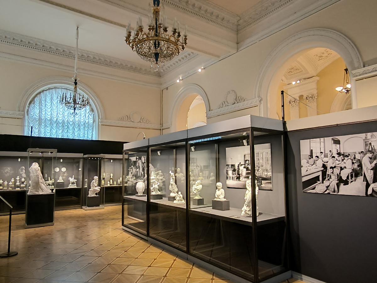 Выставочный зал Восточной галереи, зал №152. Фото автора.