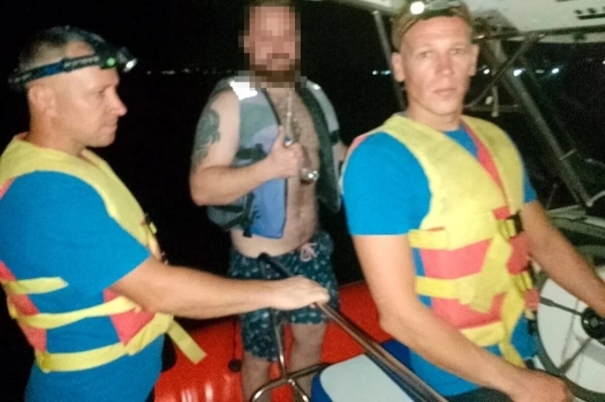    На Кубани заснувшего на сапе мужчину ветер унес в открытое море