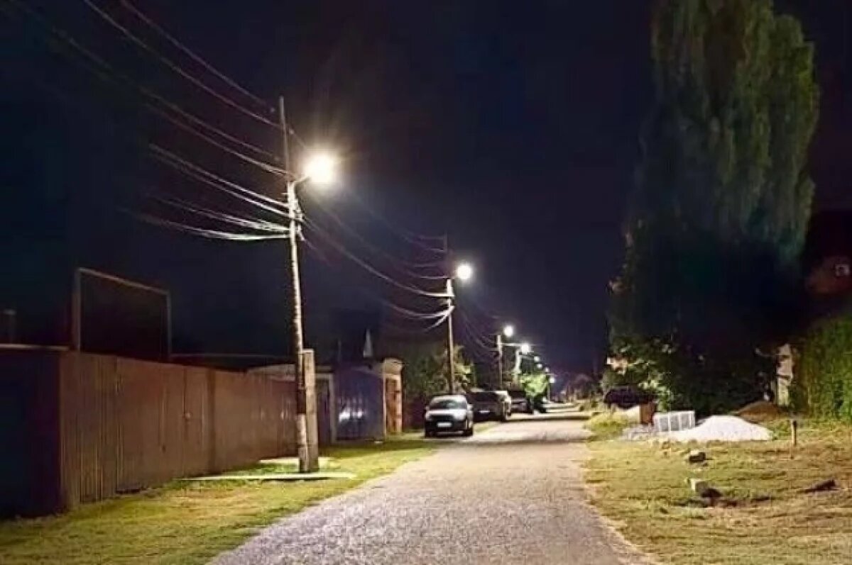    В тамбовском селе Покрово-Пригородное по вечерам включают фонари
