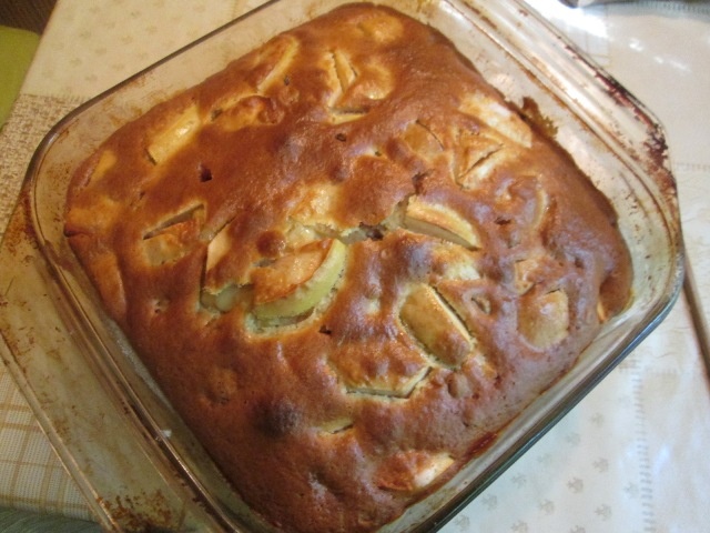 Воздушный яблочный пирог - пышная шарлотка без манки