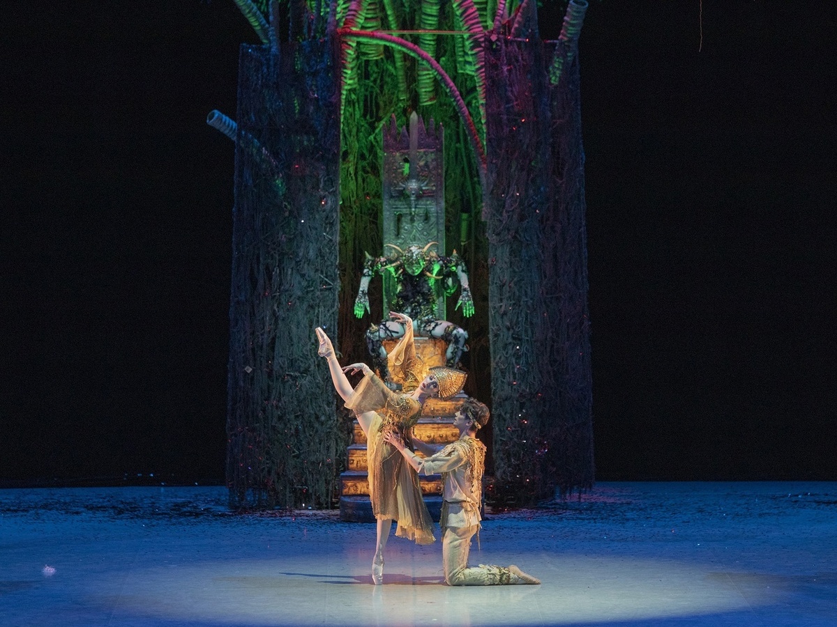 Сцена из оперы "Жар-птица". Фото Ильи Короткова