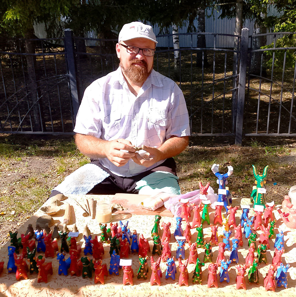 Мастер абашевской игрушки Владимир Ворожейкин