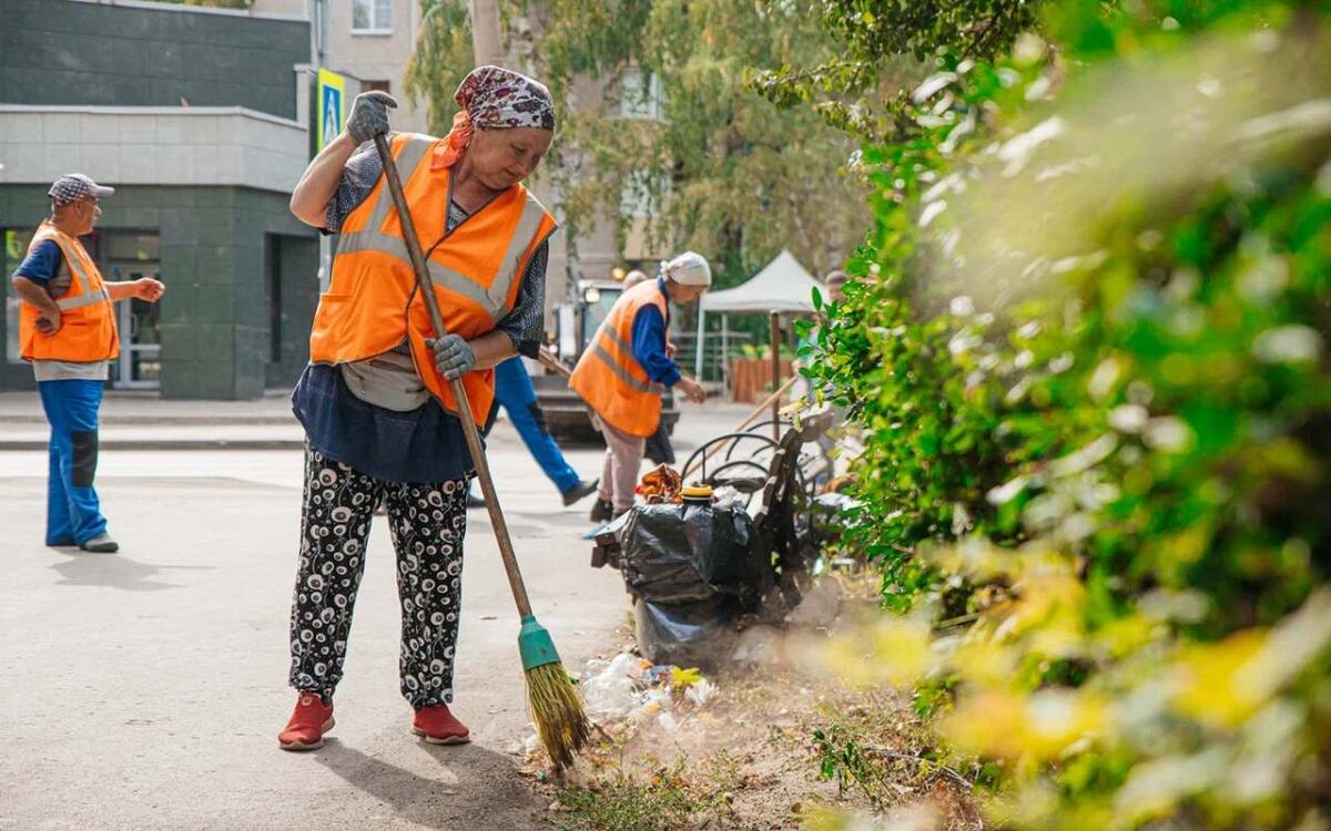    С начала летнего сезона с липецких дорог убрали более 35 тысяч тонн мусора мэрии Липецка