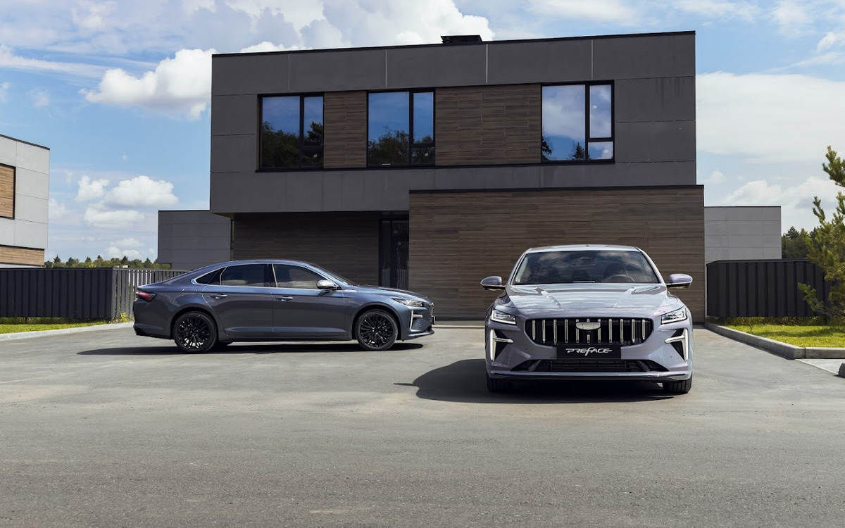 Geely📷Preface окрашивается в шесть цветов: черный, белый, серый, зеленый, серо-голубой и сиреневый хамелеон