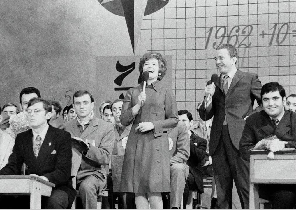 Как давно всё начиналось, чтобы стать собственностью одного человека. Одного!