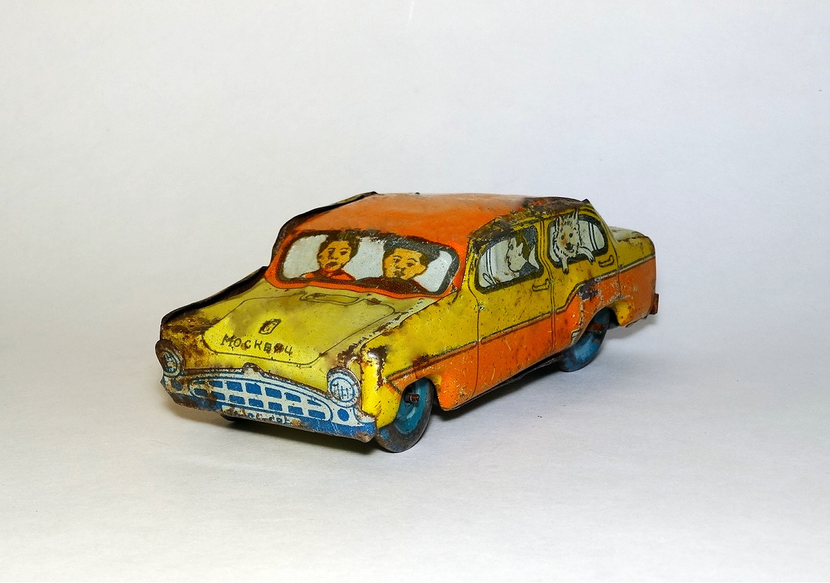 Игрушечный автомобиль "Москвич", п/о "Радуга", г. Верхняя Пышма". Фото автора, листаем галерею -->>